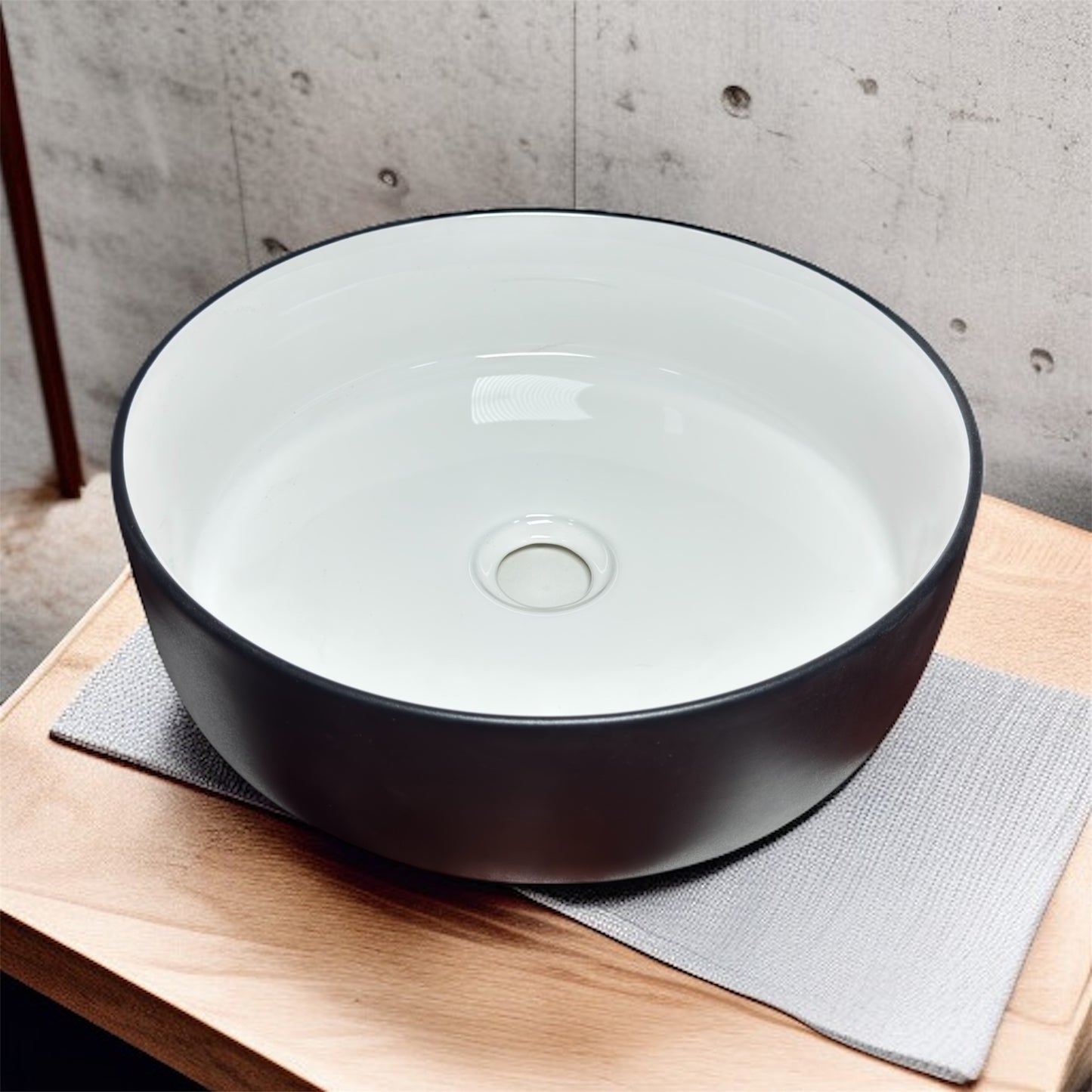 Black & White Round Basin